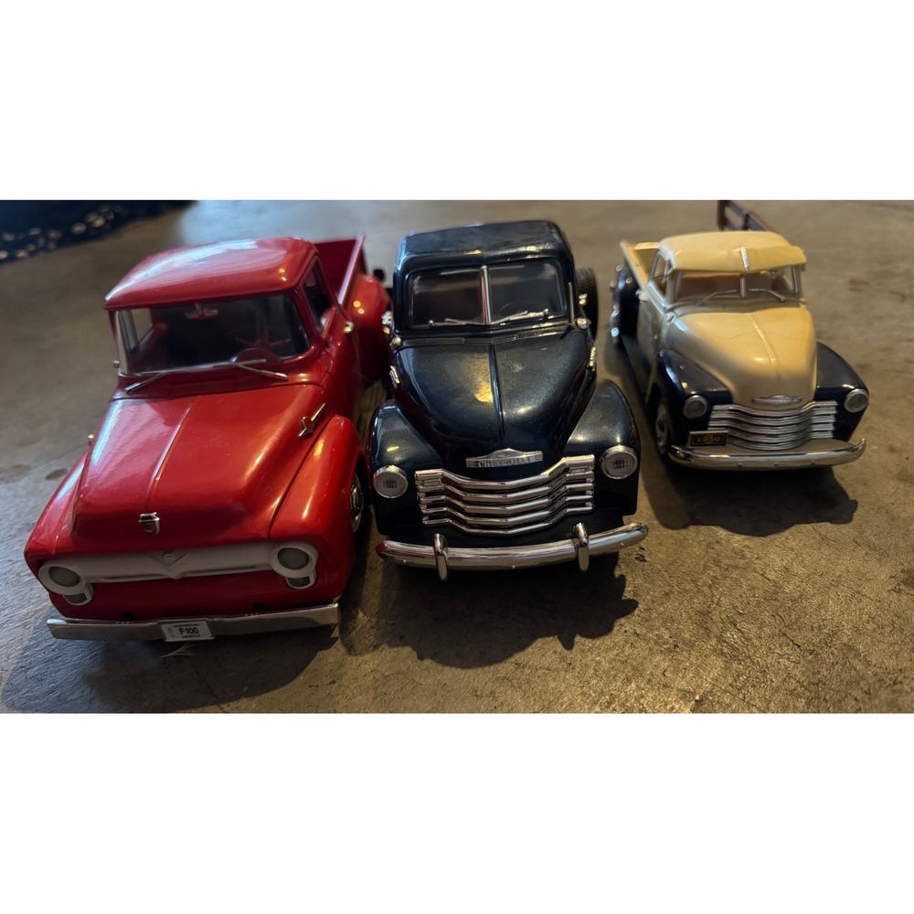 Vintage Diecast Truck Ertl Lot 1953 Ford F100 1953 Chevy 3100 1950 Chevy 1:24